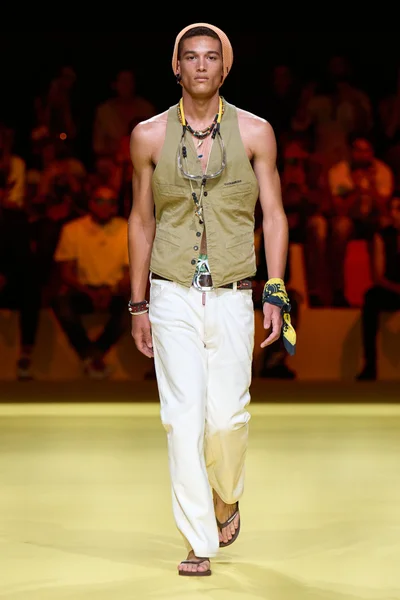 Look 5